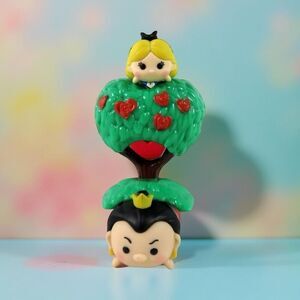 NIP Disney 100 Tsum Tsum Series 2 Queen Of Hearts & Alice Figure Sealed B21